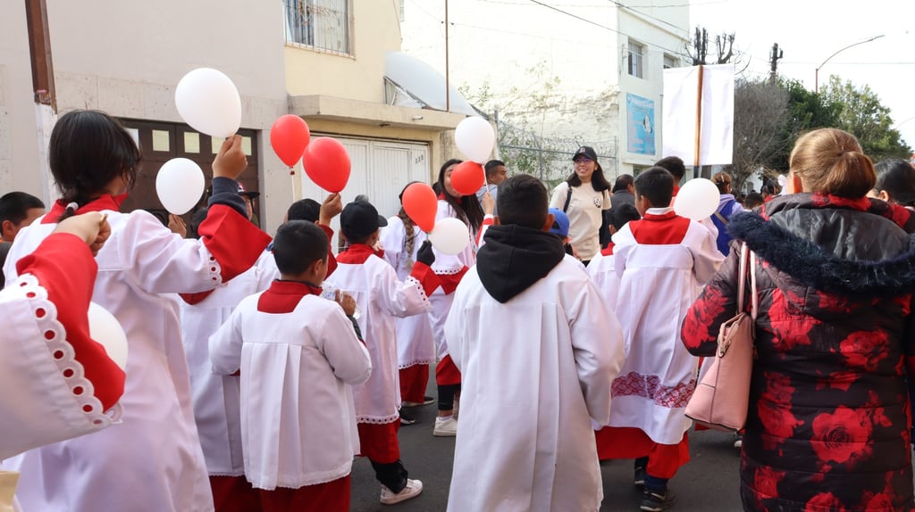 Monaguillos realizan peregrinación en memoria de 'San Joselito'