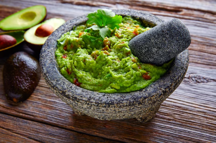 Los beneficios de comer guacamole en pequeñas porciones