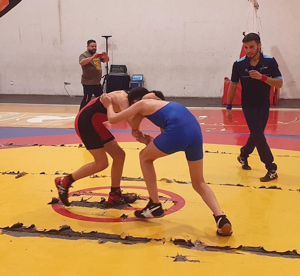 Fuerza. Los atletas de lucha grecorromana duranguenses buscarán poner el nombre de la entidad en alto en Zacatecas.