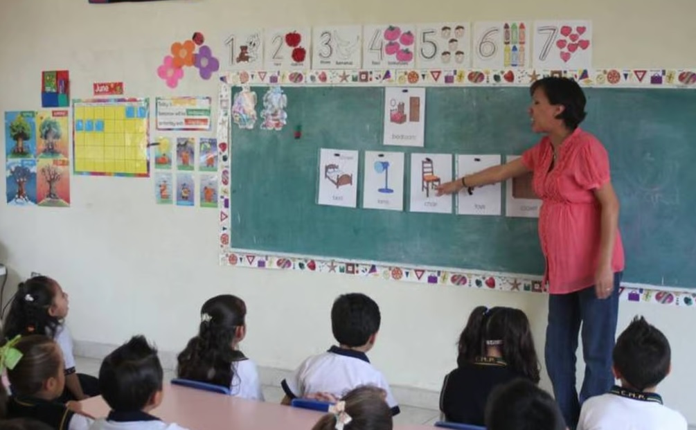 Practicantes de la Facultad de Lenguas UJED darán clases sabatinas a educación básica