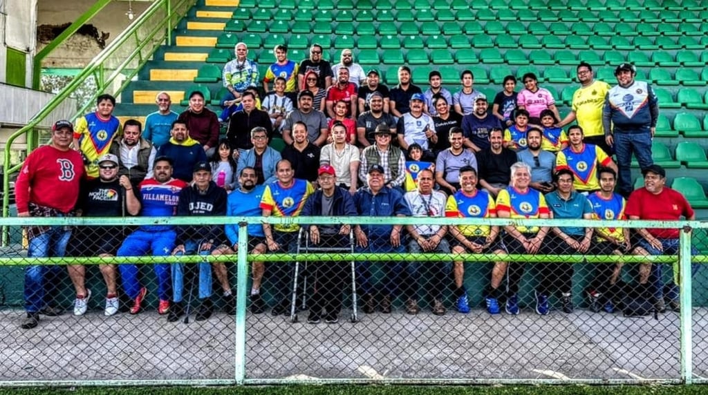 Convivencia. Cronistas deportivos, funcionarios, presidentes de ligas y patrocinadores festejaron el Dïa Nacional del Cronista Deportivo.