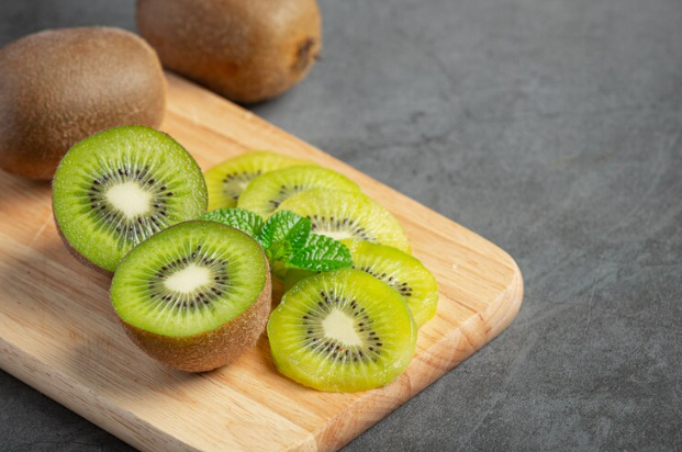 Consumir kiwi es útil para un sueño reparador, según Harvard