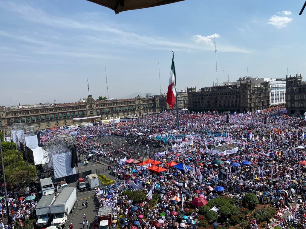 Vista desde el el Zócalo capitalino por el  inicio de la campaña presidencial de Claudia Sheinbaum. (JORGE VILLALPANDO)