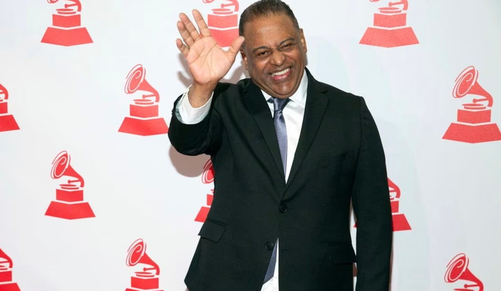 Reportan al cantante Wilfrido Vargas en terapia intensiva por neumonía