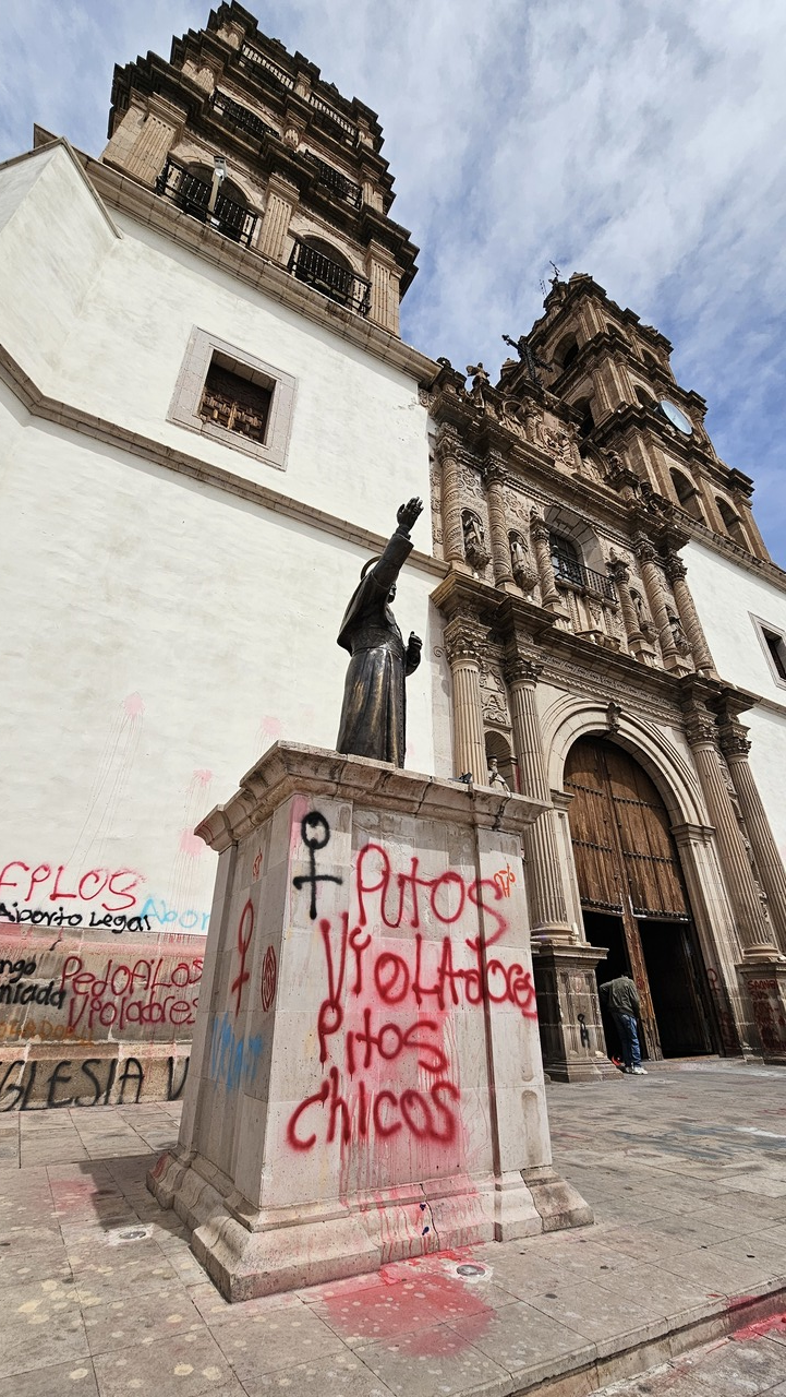 Lugar. La marcha del Día Internacional de la Mujer siempre culmina en la Plaza de Armas, frente a Catedral, por lo que se hacen pintas. 