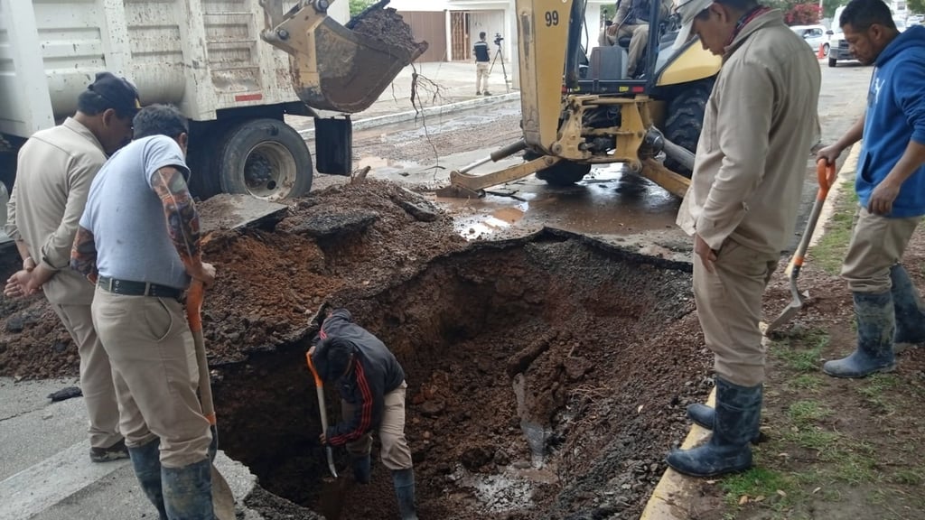 Maniobras. Se tuvo que cerrar los pozos afectados, con el objetivo de evitar un mayor desperdicio.





