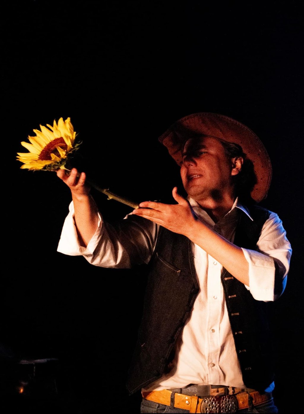 Dirección. En la sala del Centro Revueltas se presenta la obra a cargo de Emmanuel Pichardo Caballero.