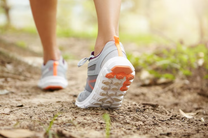 Esta es la hora recomendada para salir a caminar y disminuir azúcar en sangre