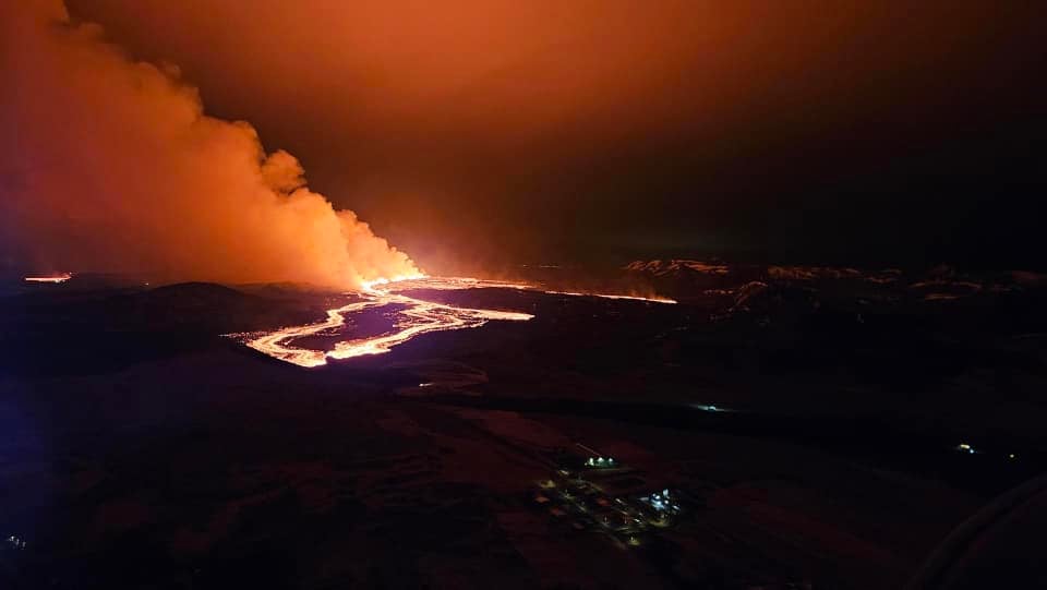 Continúa la emergencia: Erupción volcánica en Islandia se mantiene con baja intensidad