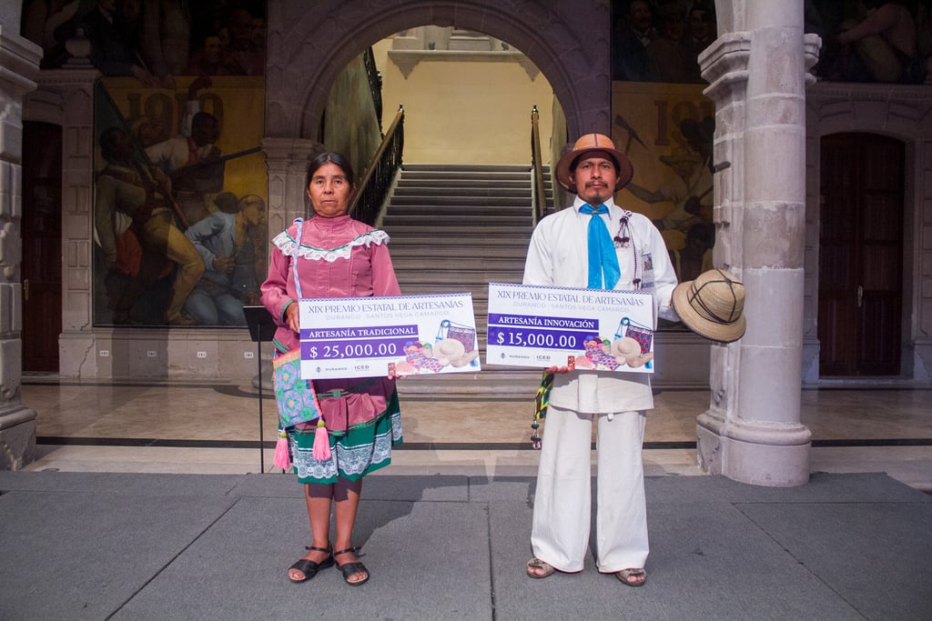 Reconocen a artesanos de Durango en su día