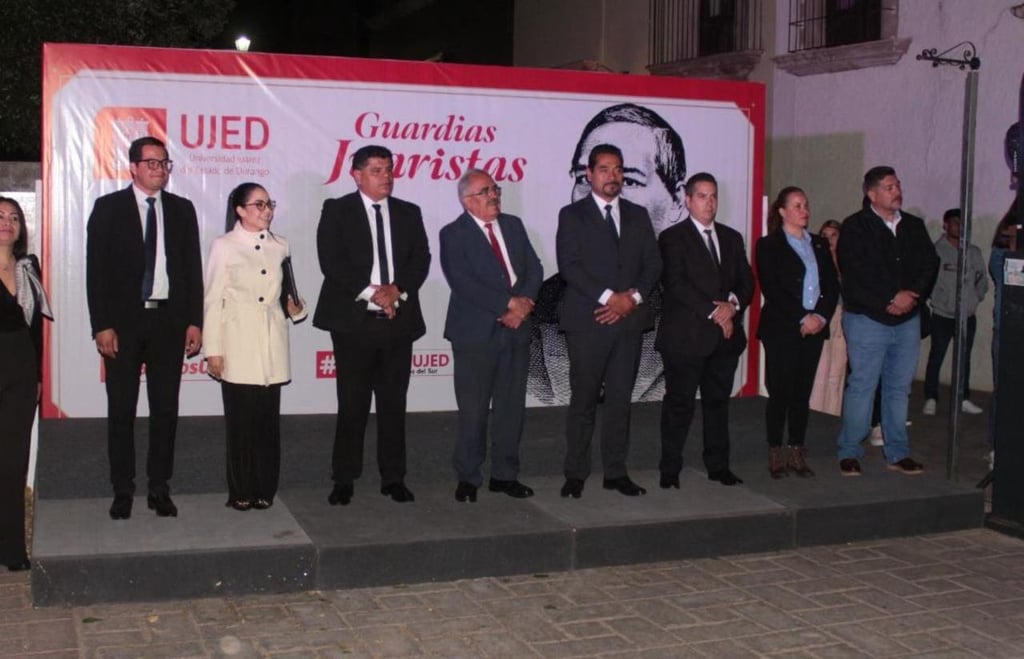 Las guardias fueron llevadas a cabo en diferentes etapas, comenzando por el Rector y funcionarios de la Administración Central, seguidos por los directores de las escuelas y facultades de la UJED.