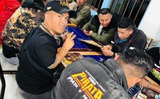 ¿Reconciliación?, Medio Metro comparte fotos con Sonido Pirata