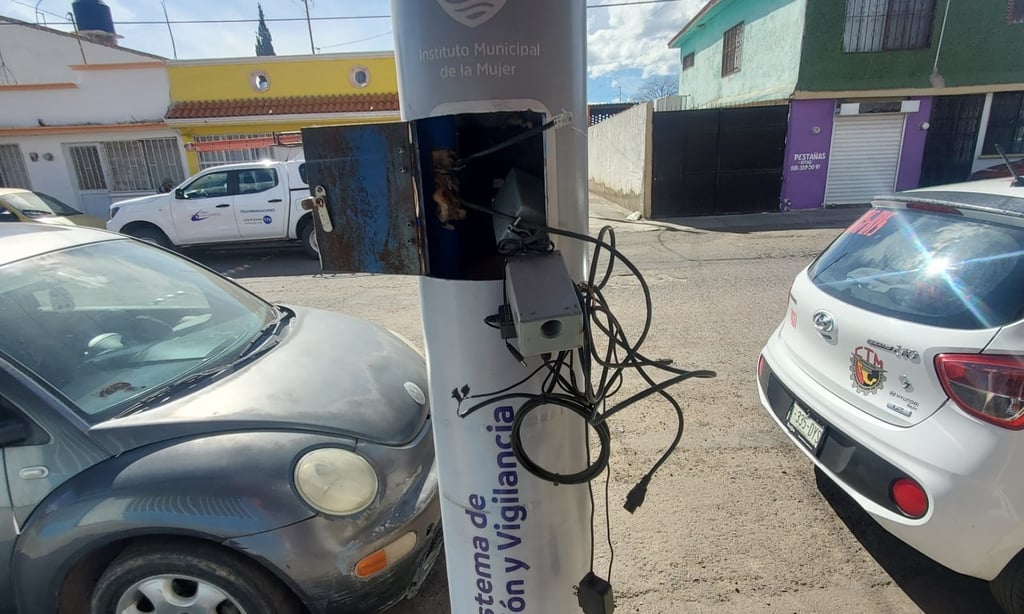 Por segunda ocasión, dañan botón de pánico en calle Canelas