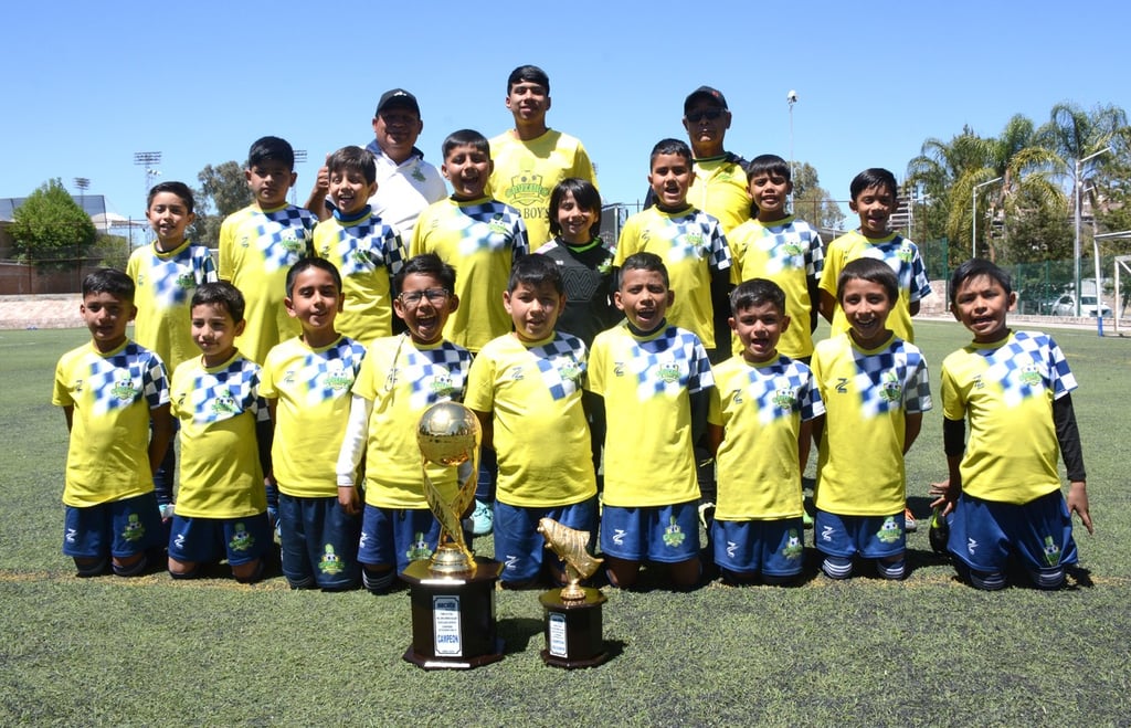 Monarca. El equipo Cruzeiro-Torreón conquistó la categoría Sub 10 del cuadrangular de la Gaceta Deportiva.