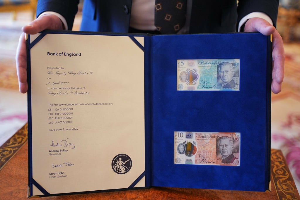 Banco de Inglaterra presenta primeros billetes con la imagen del rey Carlos III