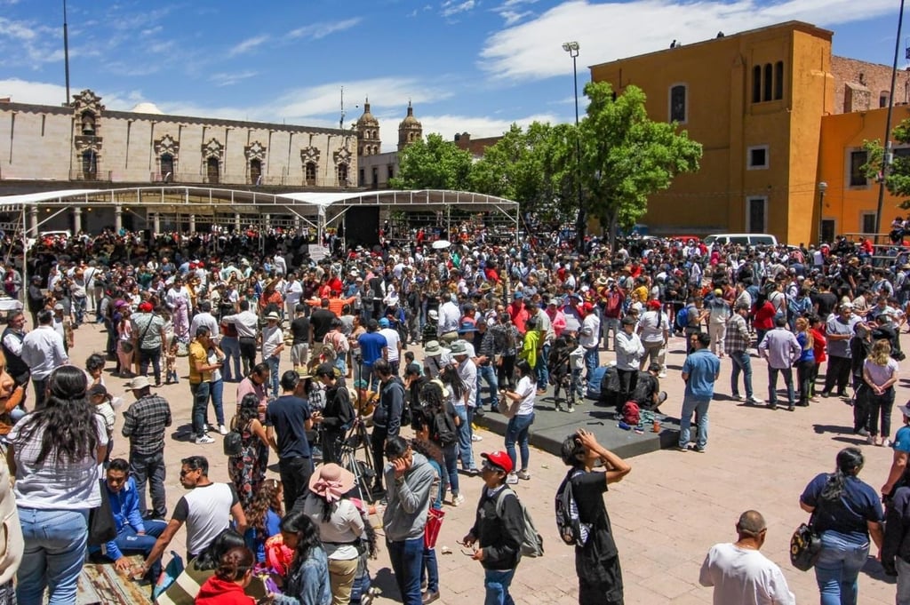 Opinión. Miles de turistas nacionales y extranjeros disfrutaron su estancia en la ciudad de Durango para observar el eclipse solar total. 