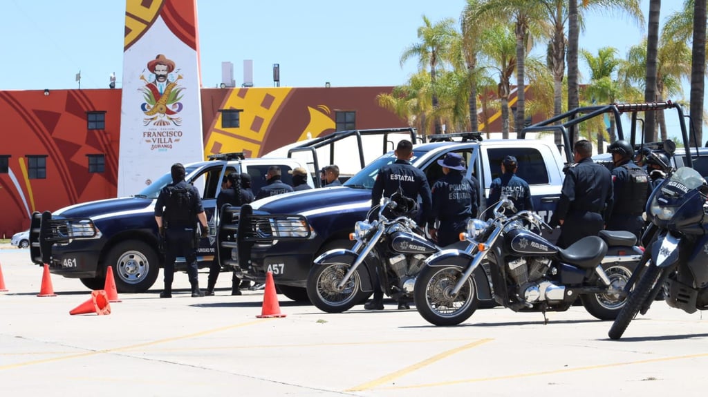 Capacitan a policías estatales en manejo de vehículos en Durango