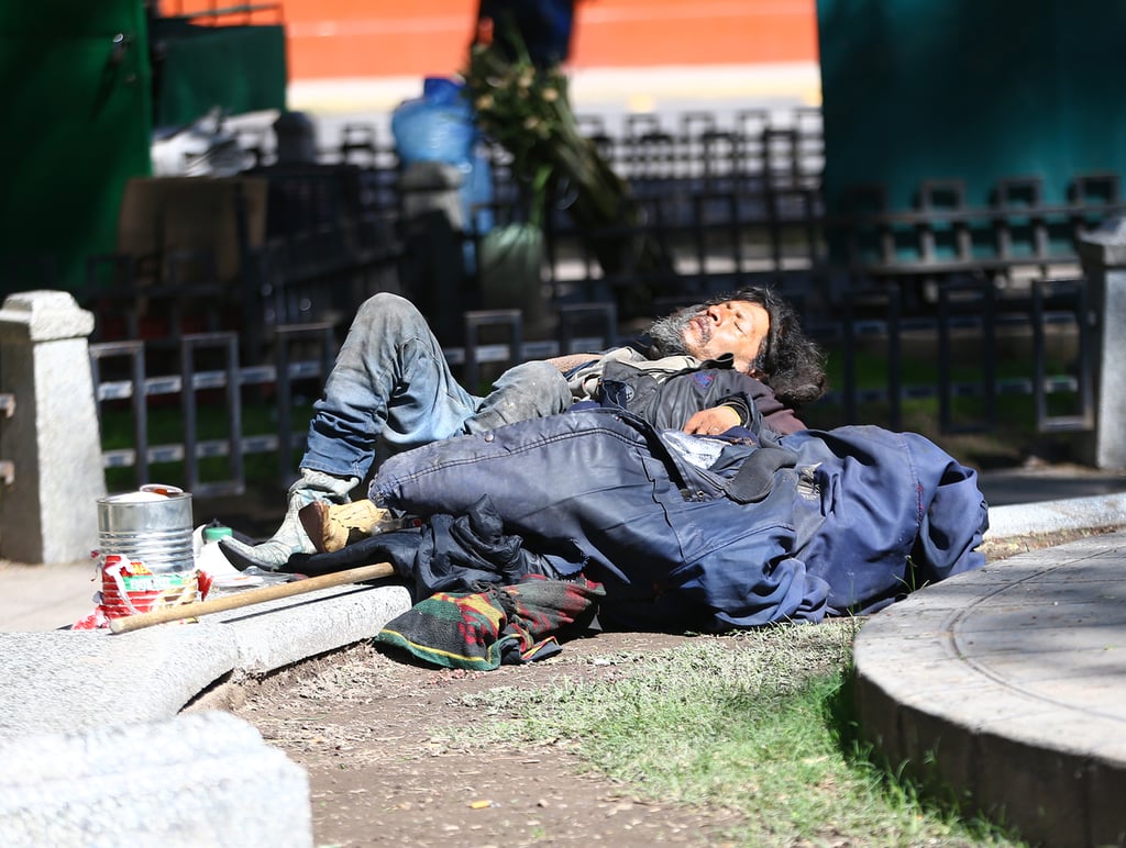 Albergue. A pesar de que las autoridades les ofrecen un espacio limpio y seguro, las personas prefieren seguir durmiendo a la intemperie.