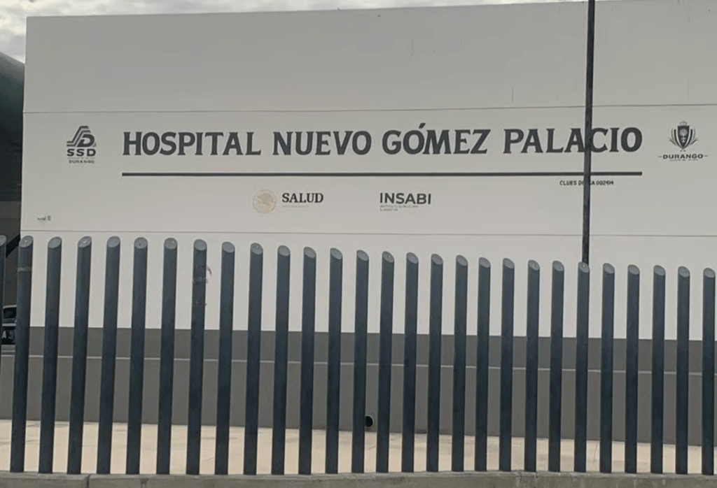 Ciclista termina en el hospital tras ser arrollado por un auto en Gómez Palacio
