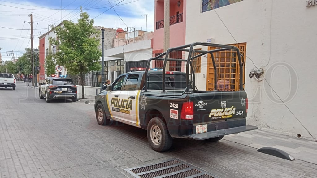 Olores fétidos en hogar del Centro de Durango moviliza a policías