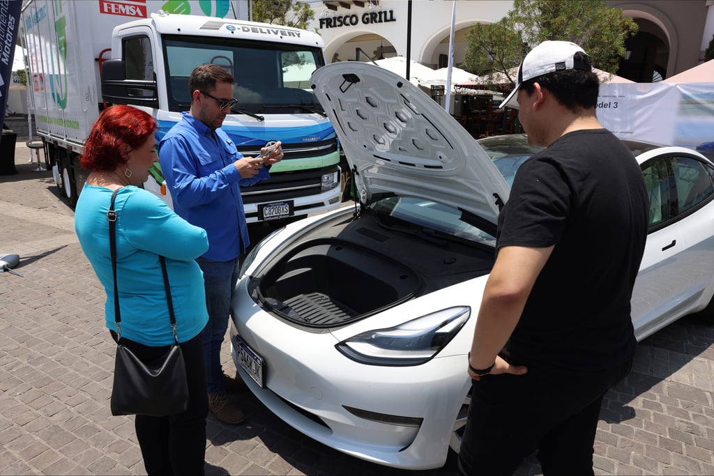 Buscan fomentar en Durango la transición a vehículos no contaminantes