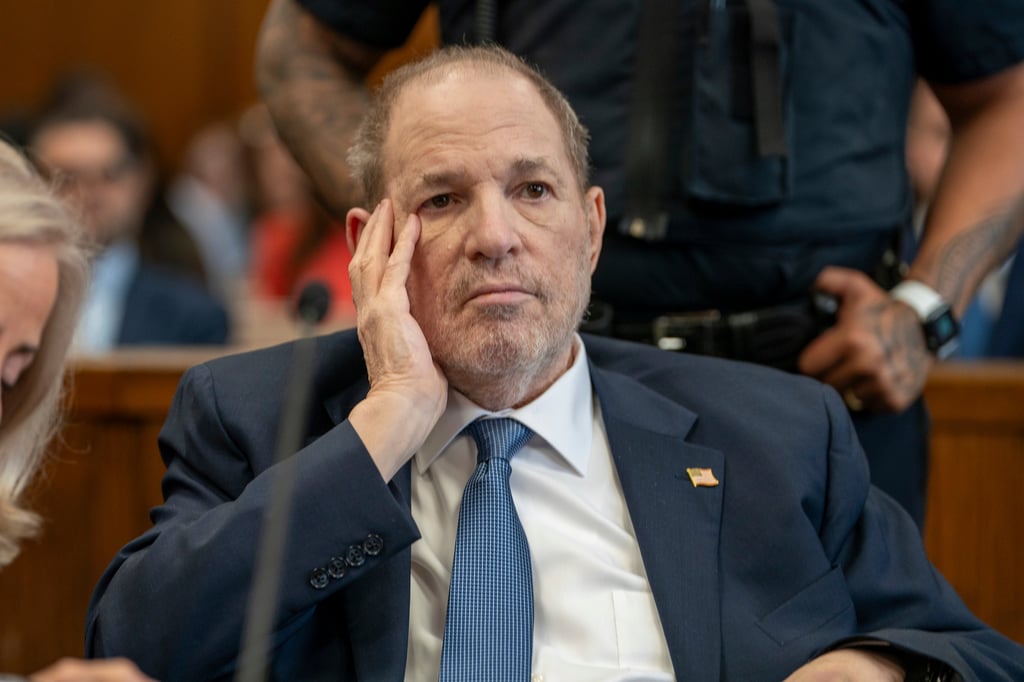 Harvey Weinstein comparece ante el tribunal penal de Manhattan para una audiencia preliminar el miércoles 1 de mayo de 2024 en Nueva York. Weinstein hizo su primera aparición en la corte desde que un tribunal de apelaciones anuló su condena por violación en 2020 la semana pasada. (David Dee Delgado/Pool Photo vía AP)