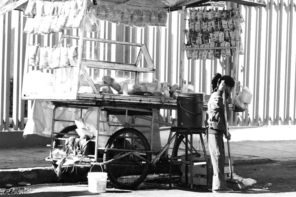 Escuelas. Sigue la venta de dulces y comida chatarra.