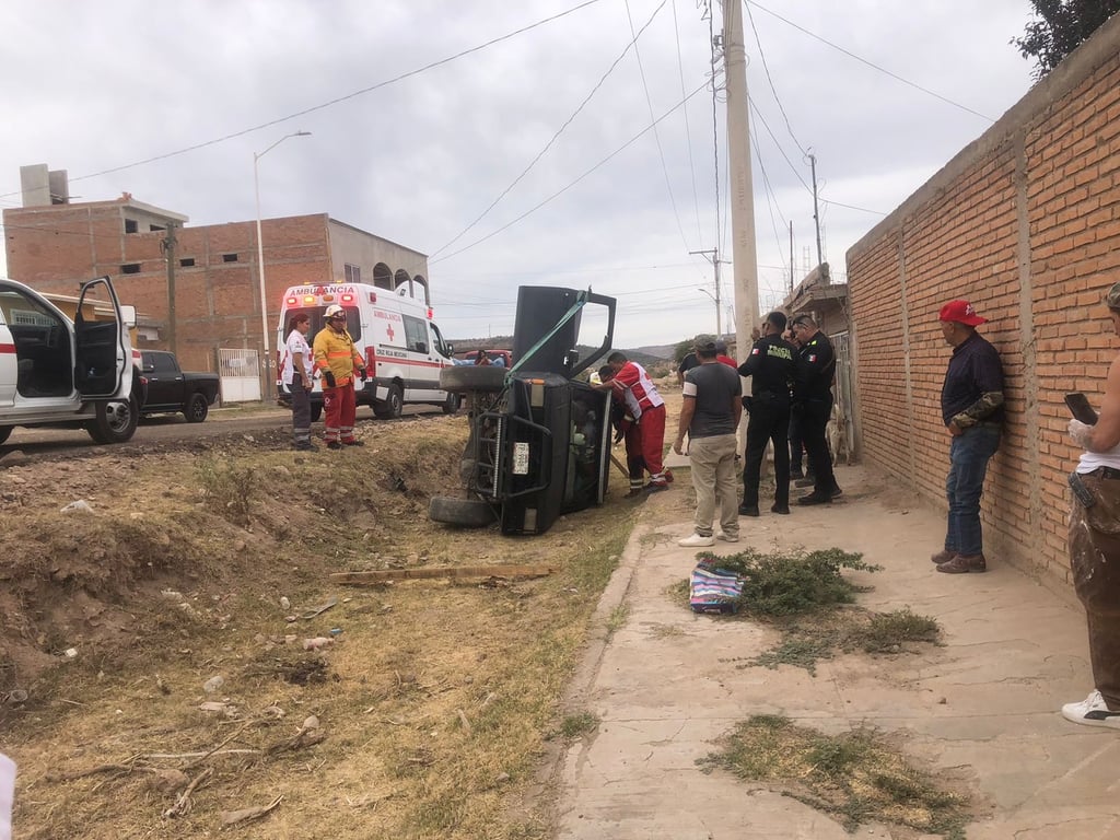 Varón en estado de ebriedad vuelca cerca de la Presa del Hielo