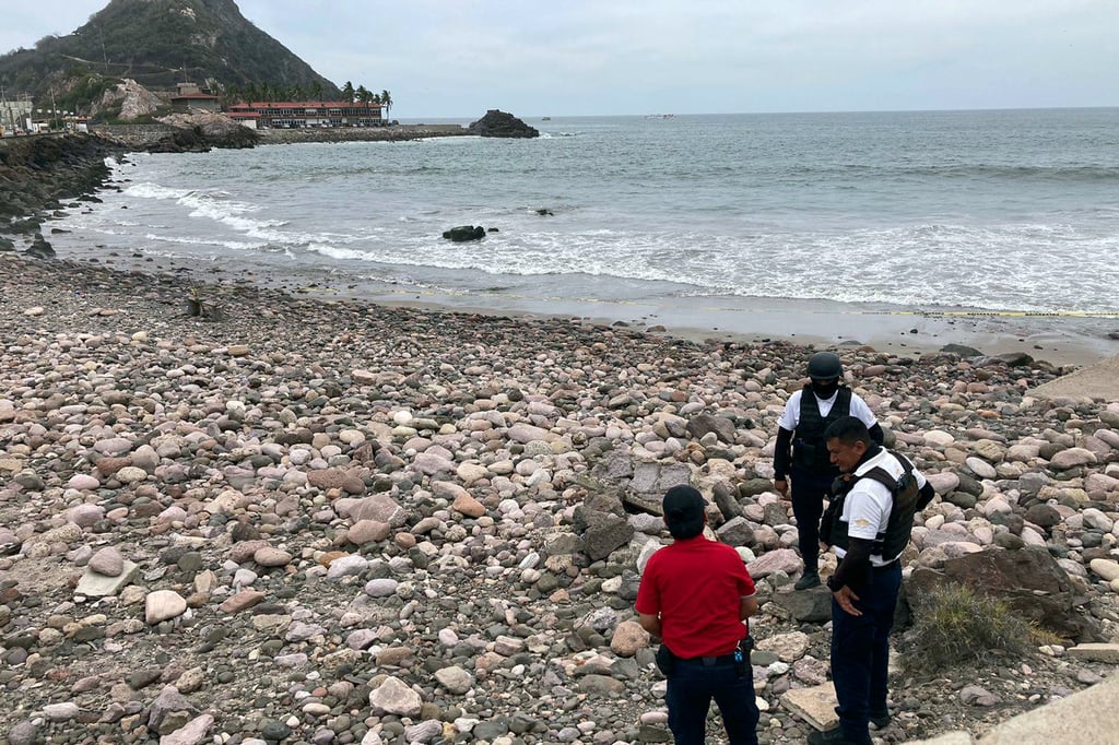 Encuentran cuerpo de una mujer en playa de Mazatlán
