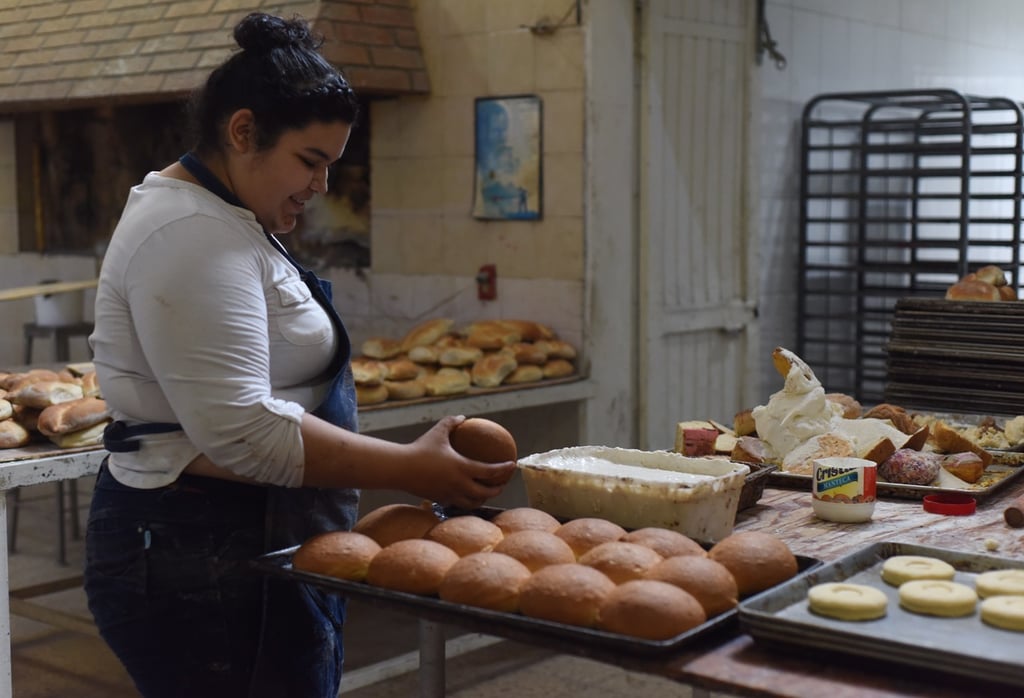 Panaderías. Cada vez es más costoso elaborar el pan que se expende en las panaderías locales, mientras que la venta se redujo considerablemente por el calor. 