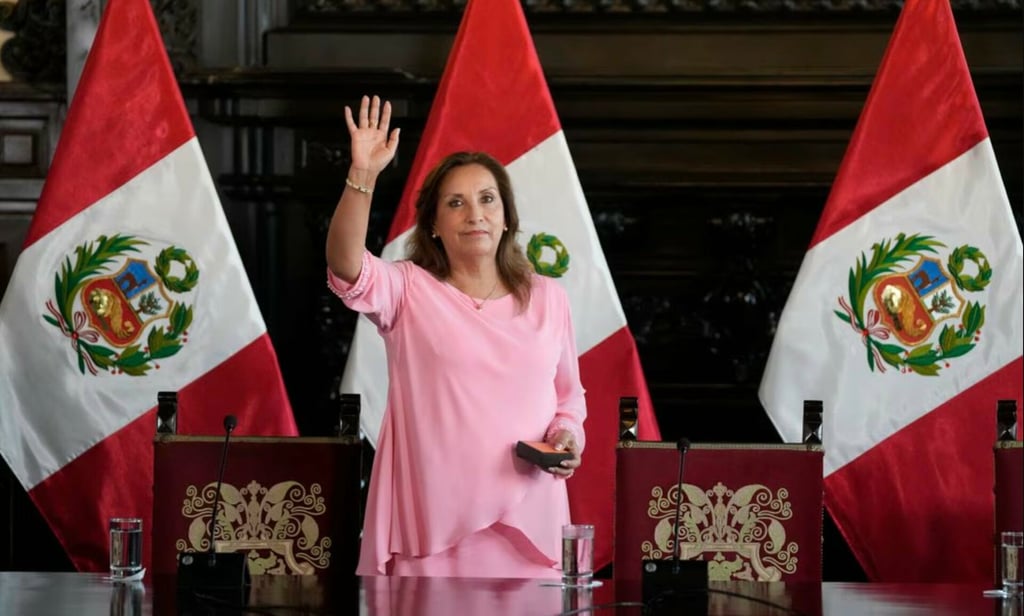 Congresistas peruanos de oposición presentan moción de destitución contra Boluarte