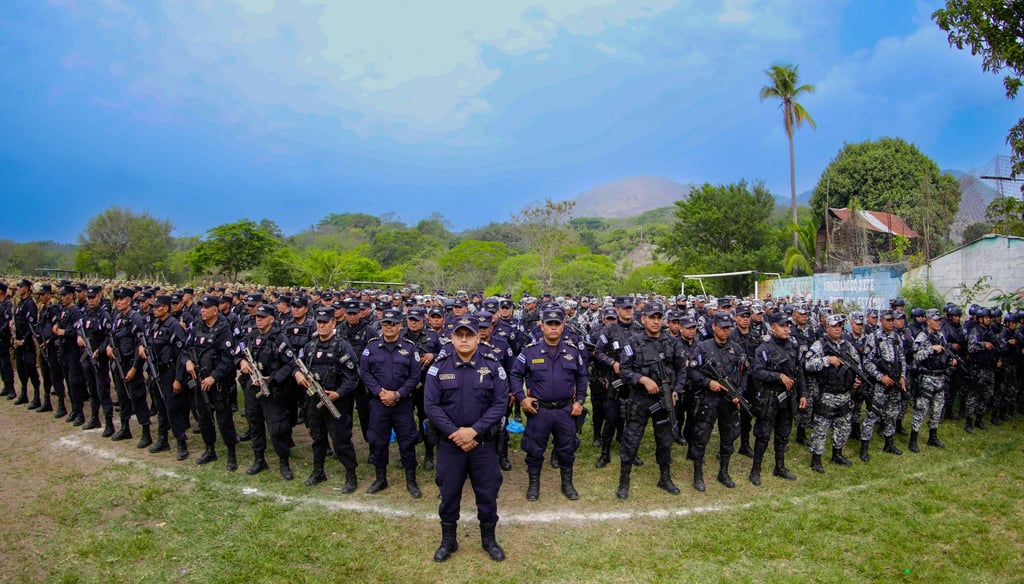 El Salvador: Despliegan miles de soldados y policías contra pandilleros