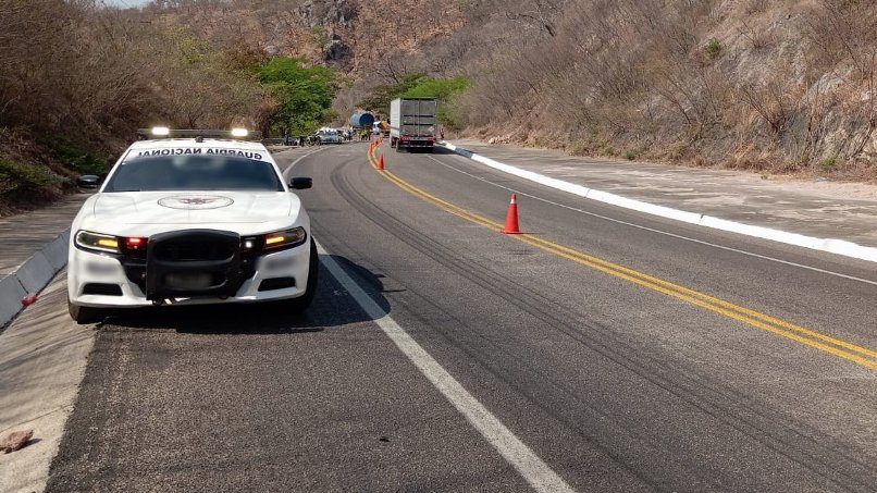 Cierran la 'Súper' Durango-Mazatlán tras fuerte choque por alcance