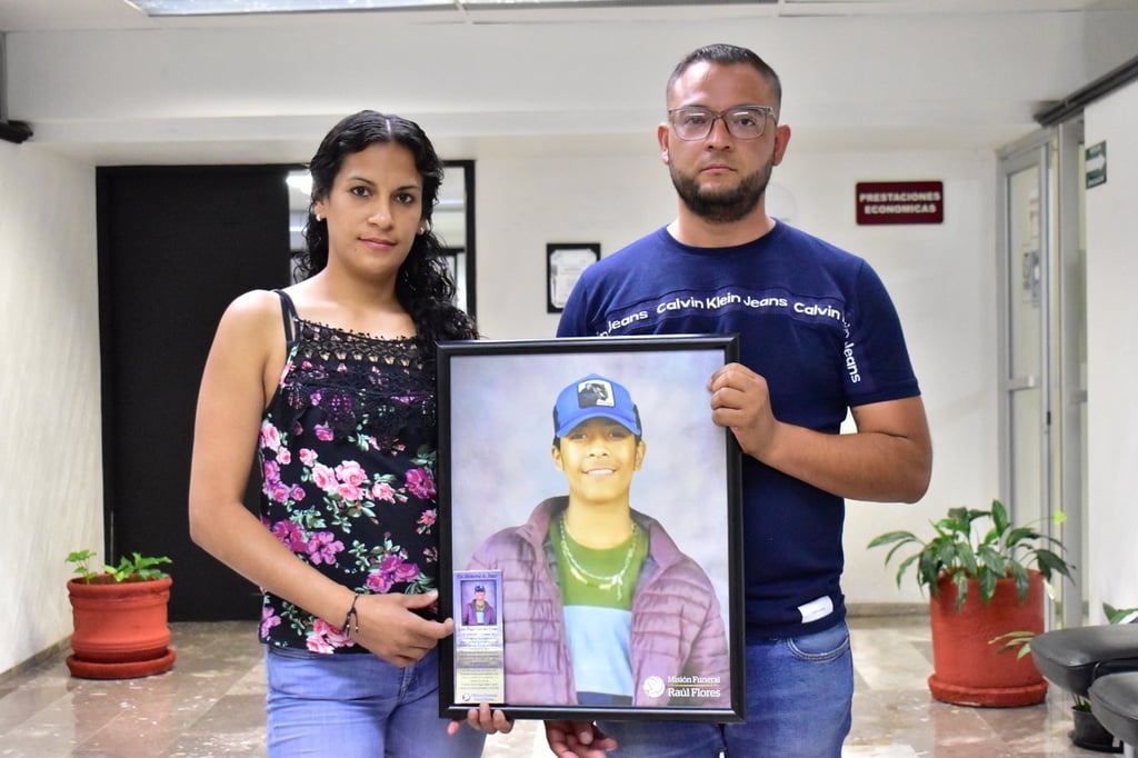 Caso. Martha y Francisco son los papás del joven que la semana pasada tuvo muerte cerebral al accidentarse en su moto y donaron sus órganos.