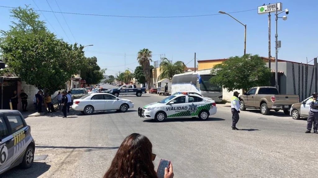 Situación. Tras apagón de cuatro días, vecinos de Nuevo Los Álamos bloquean vialidad en Gómez Palacio.