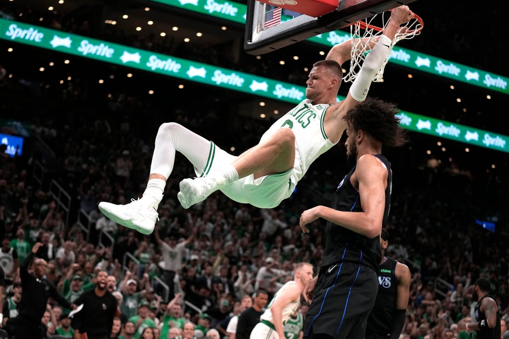 Contundente. Los Boston Celtics se llevaron este jueves el primer partido de las Finales de la NBA arrasando a los Dallas Mavericks por 107-89.
