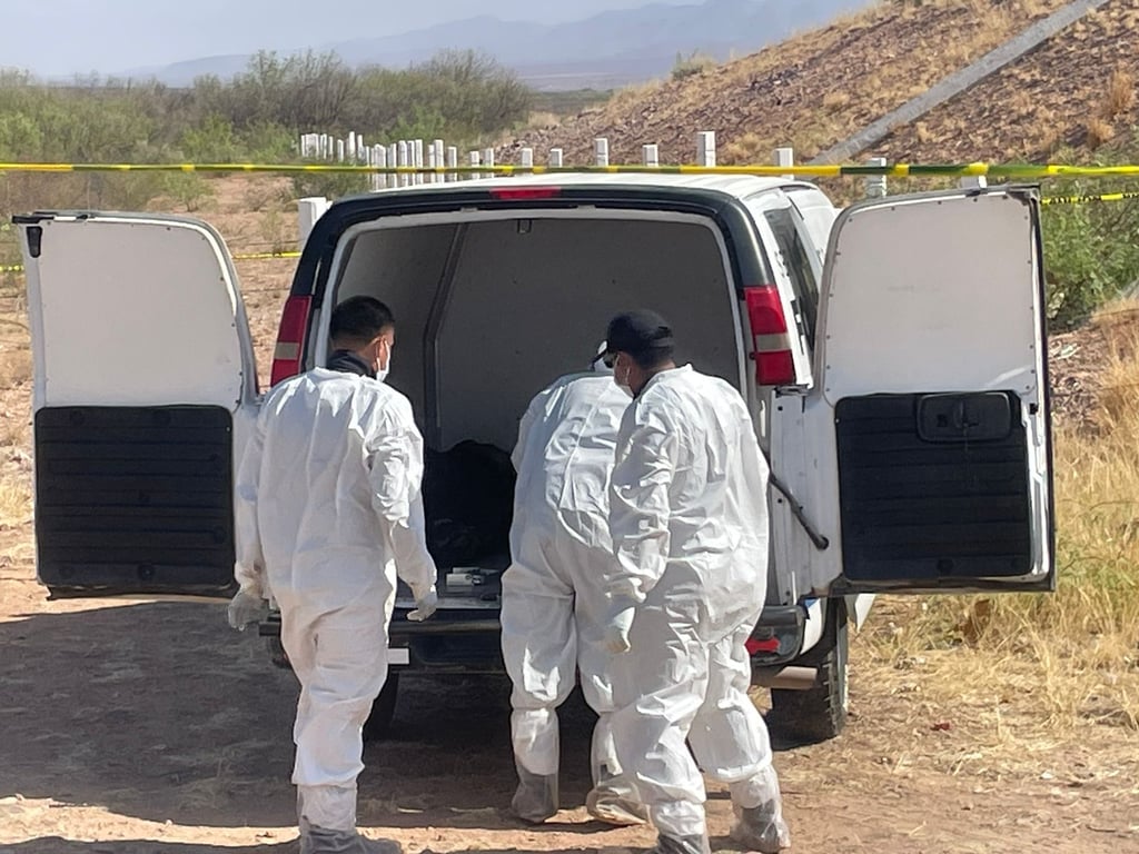 Hallan 5 cadáveres en carretera de Chihuahua