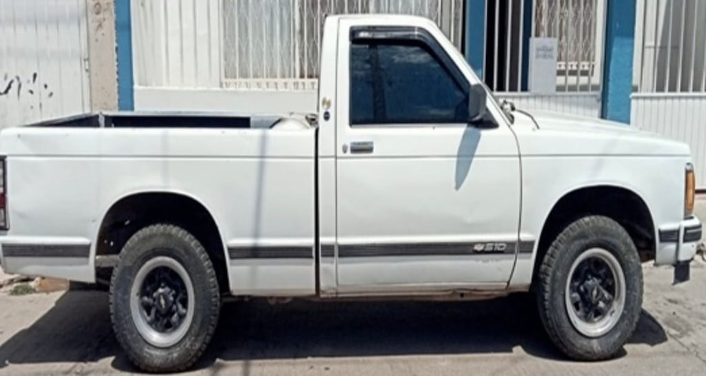 Labor. Policías estatales aseguraron vehículo con reporte de robo en Durango capital.