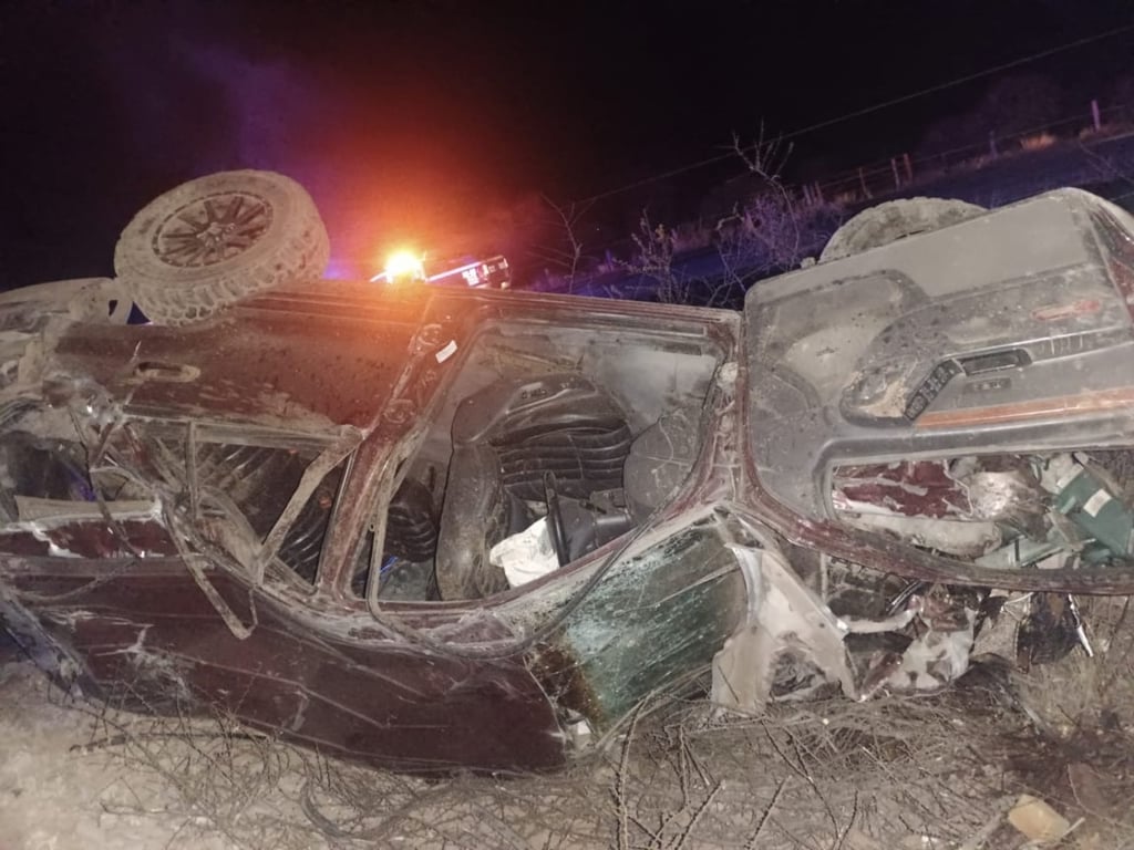 Deceso. Una persona sin vida y dos lesionadas fue el saldo de una volcadura registrada a la altura del kilómetro 106 de la carretera Durango-Parral.