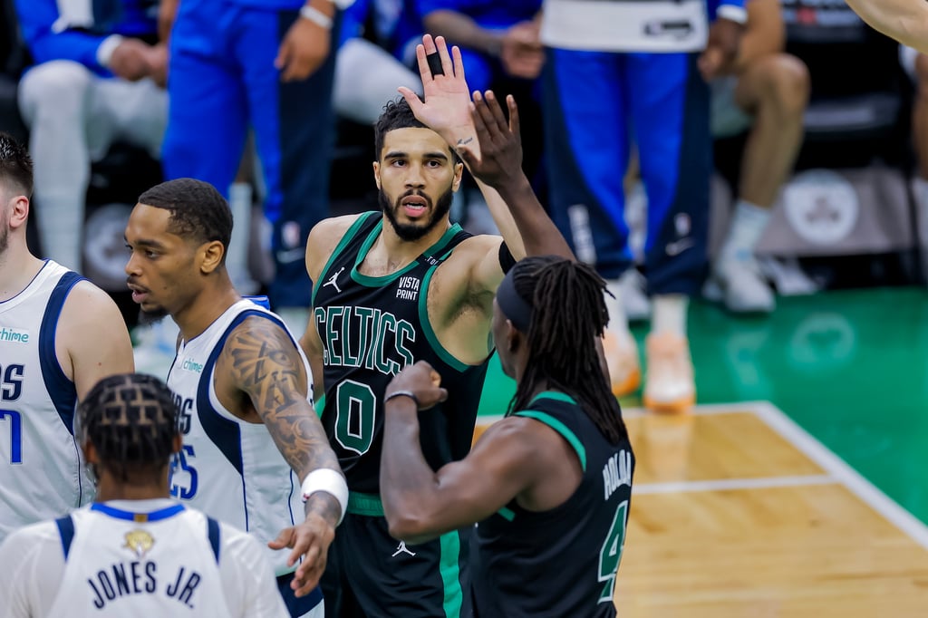 Los Celtics toman ventaja de 2-0 ante Mavericks