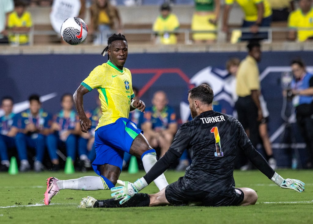 Parejos. - Las selecciones de Estados Unidos y Brasil empataron 1-1 en un partido amistoso plagado de ocasiones de gol para ambos equipos.