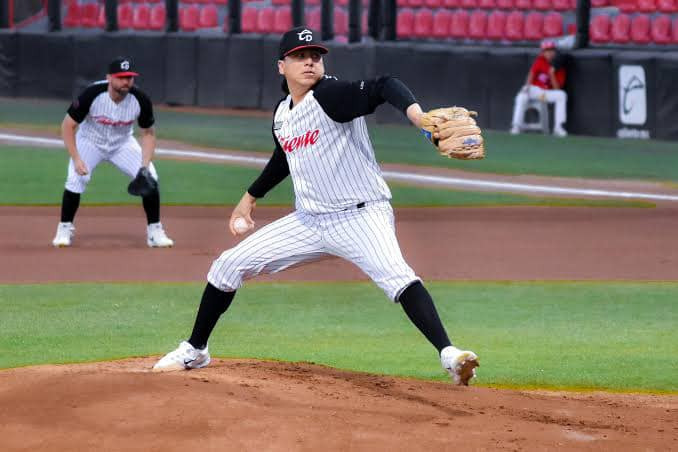 Acosta se vuelve Pirata y llega Avilés Jr.