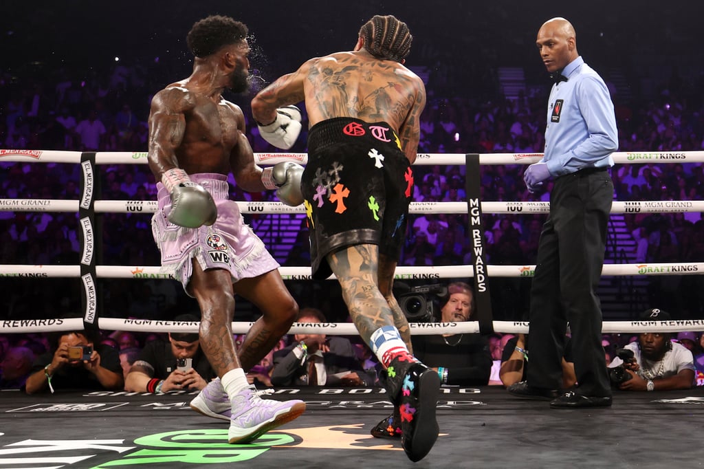 Mención. Davis no dudó en lanzar un reto al mexicano Isaac 'Pitbull' Cruz.