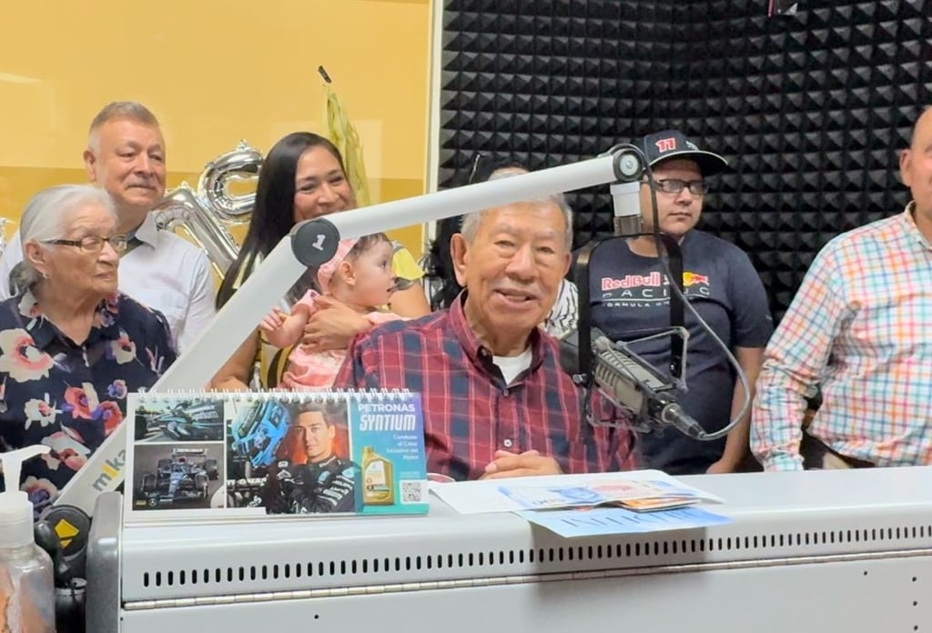 Tras 70 años al aire, Don Víctor Manuel Castro se despide de la radio duranguense