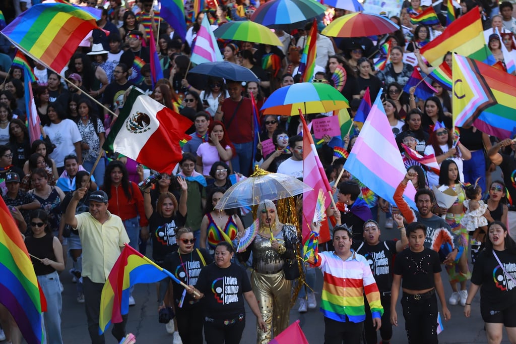 Celebran la diversidad; miles participaron en la marcha LGBTIQ+ en Durango