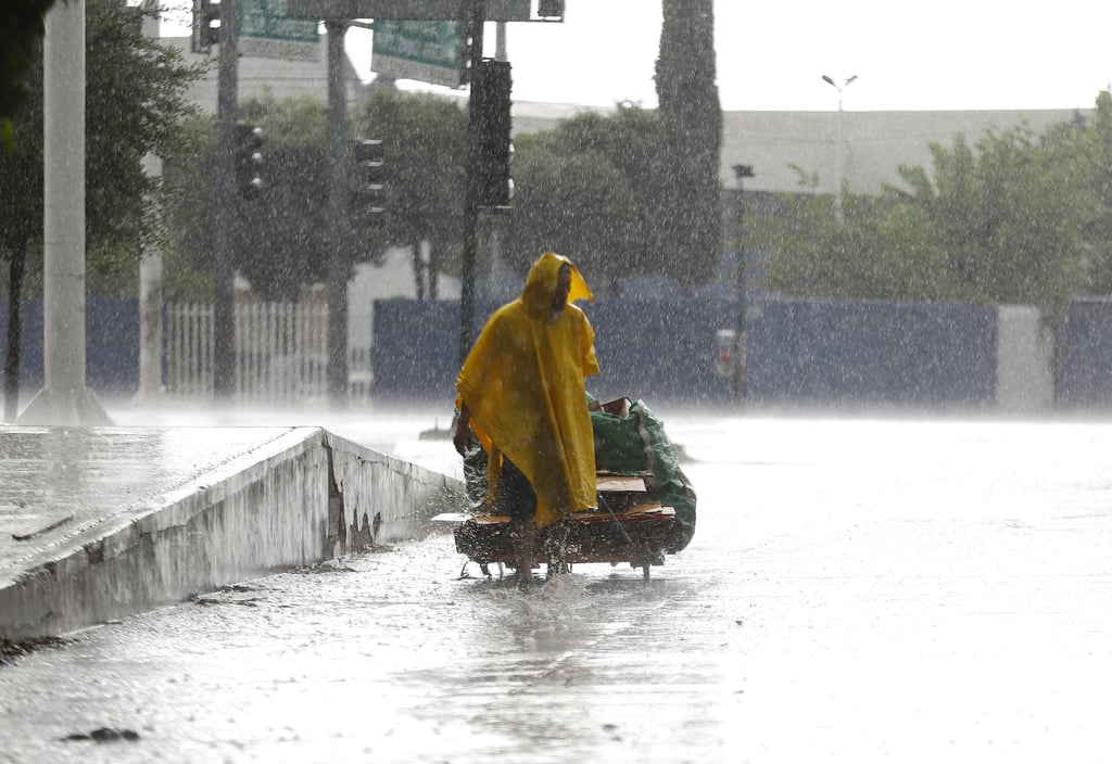 Beryl ocasiona fuertes lluvias en la frontera noreste de México