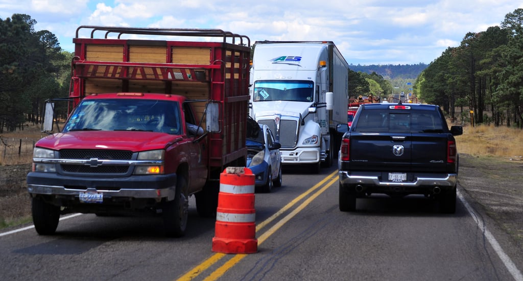 Cada vez más baches en carreteras de Durango: Canaco