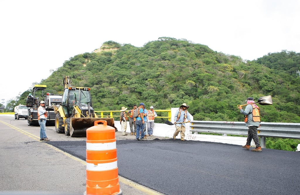 Más riesgo de accidentes, por malas condiciones del pavimento: CMIC