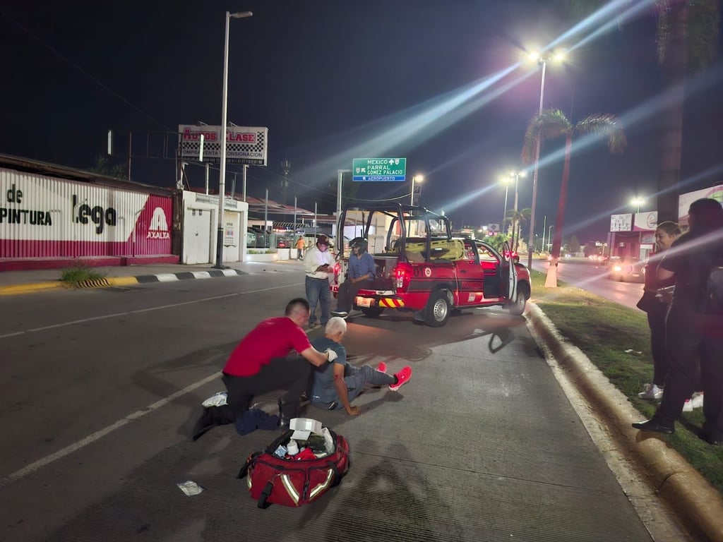 Labor.  Un masculino de 74 años resultó lesionado al ser atropellado por una motocicleta en el bulevar Felipe Pescador, el pasádo sábado por la noche.