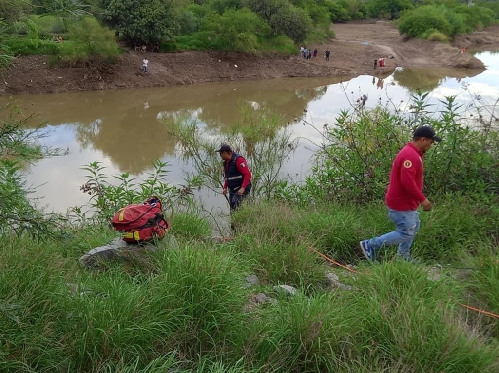 Hecho. Encontraron un cuerpo sin vida en el río Nazas. El descenso del nivel del río, debido al cierre de las compuertas, permitió que el cuerpo emergiera.